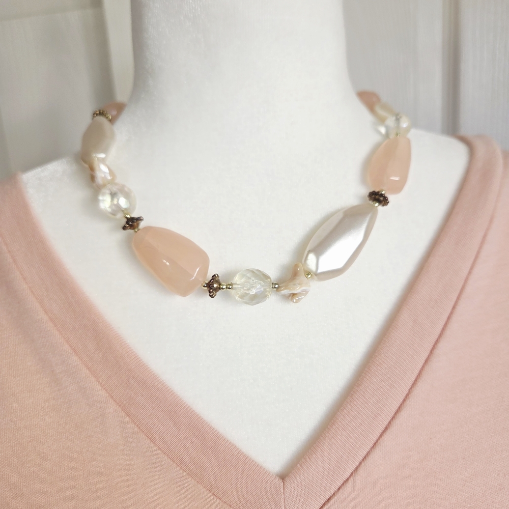 Chic Beaded Necklace in Pink and Cream - Picture 1 of 5
